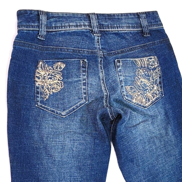 L.E.I. ♡ Dark Distressed "Ashley Trouble" Embroidered|Embellished Bling Jeans 3R - Picture 14 of 17